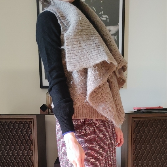 Knit Vest - Picture 2 of 3
